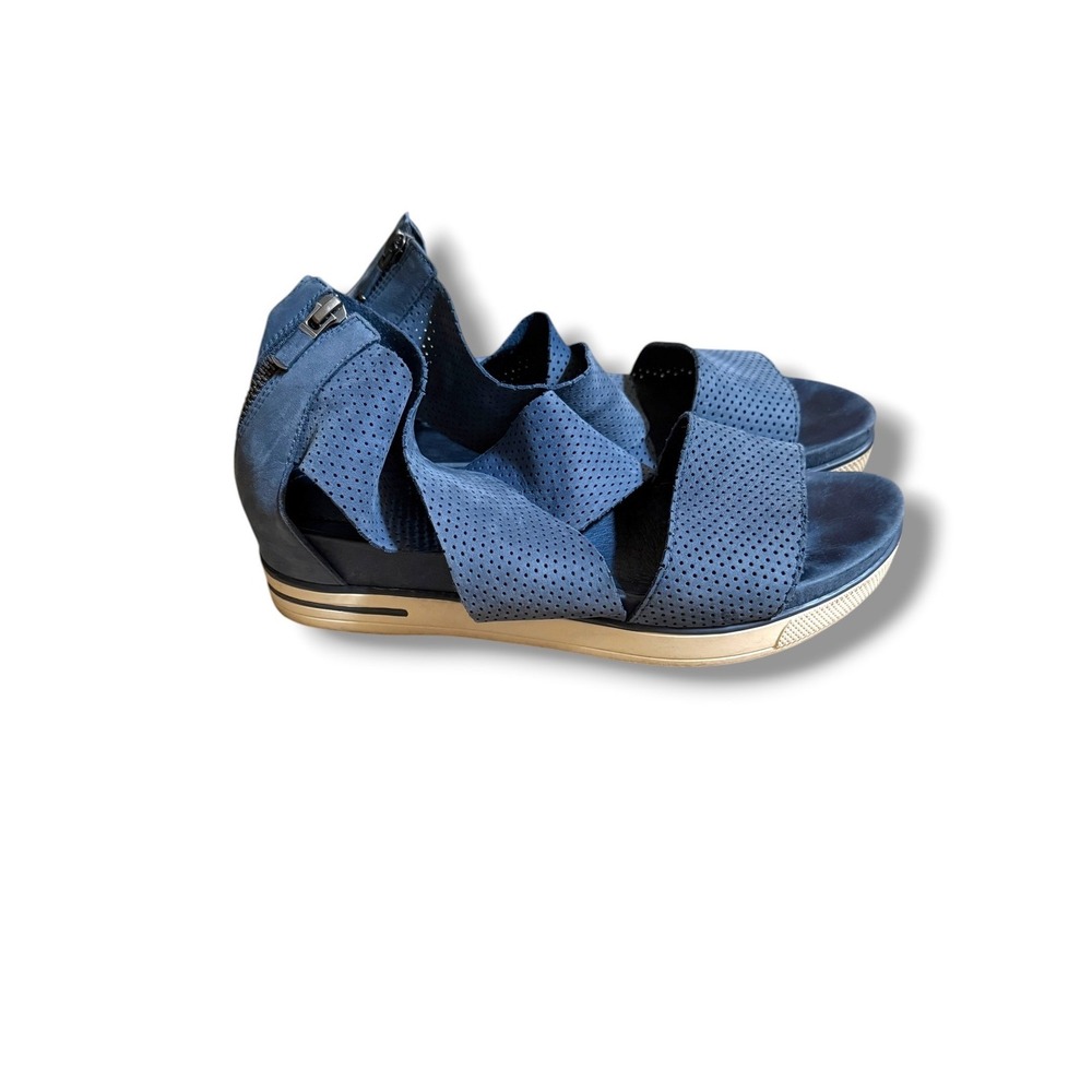 Eileen Fisher Platform Sandals Womens 8 Denim Blue Nubuck Leather Perforated